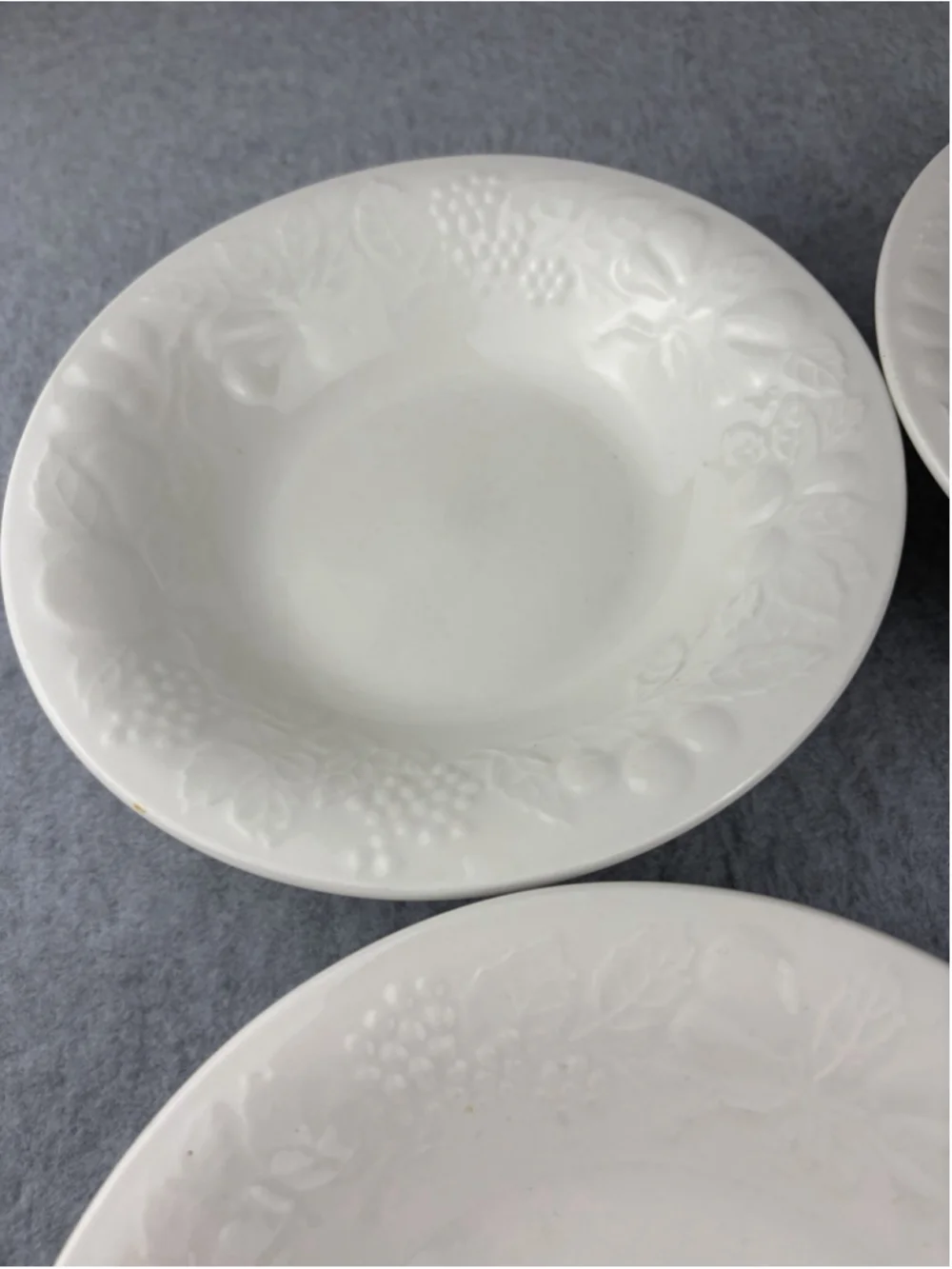GIBSON Embossed FRUIT Cereal Soup Bowls Set of 4 White 6.5” Dishwasher Safe
